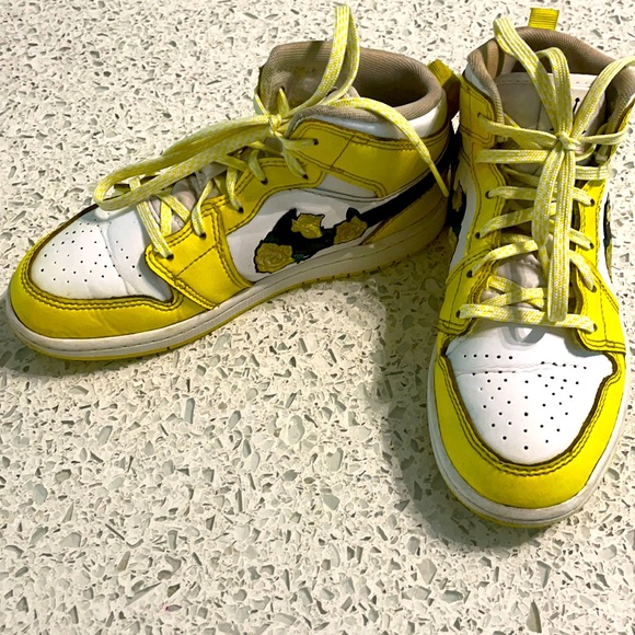 Limited Ed Nike Air Jordan Yellow Rose 
